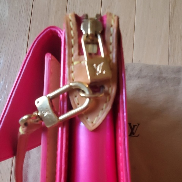 SOLD!!!Louis Vuitton Vernis Mott Bag in Hot PINK ! - Picture 6 of 8